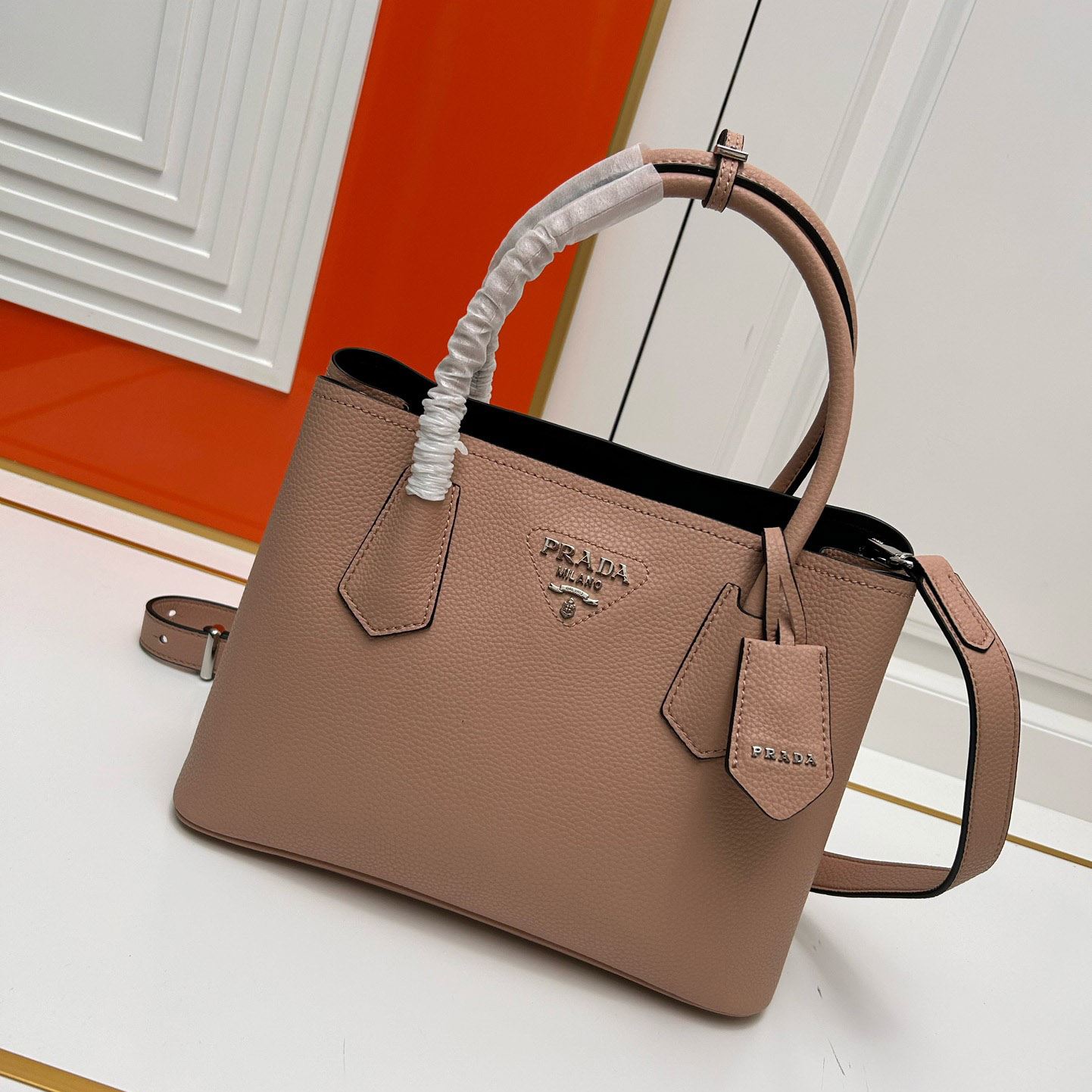 Pra*a shopping bags
